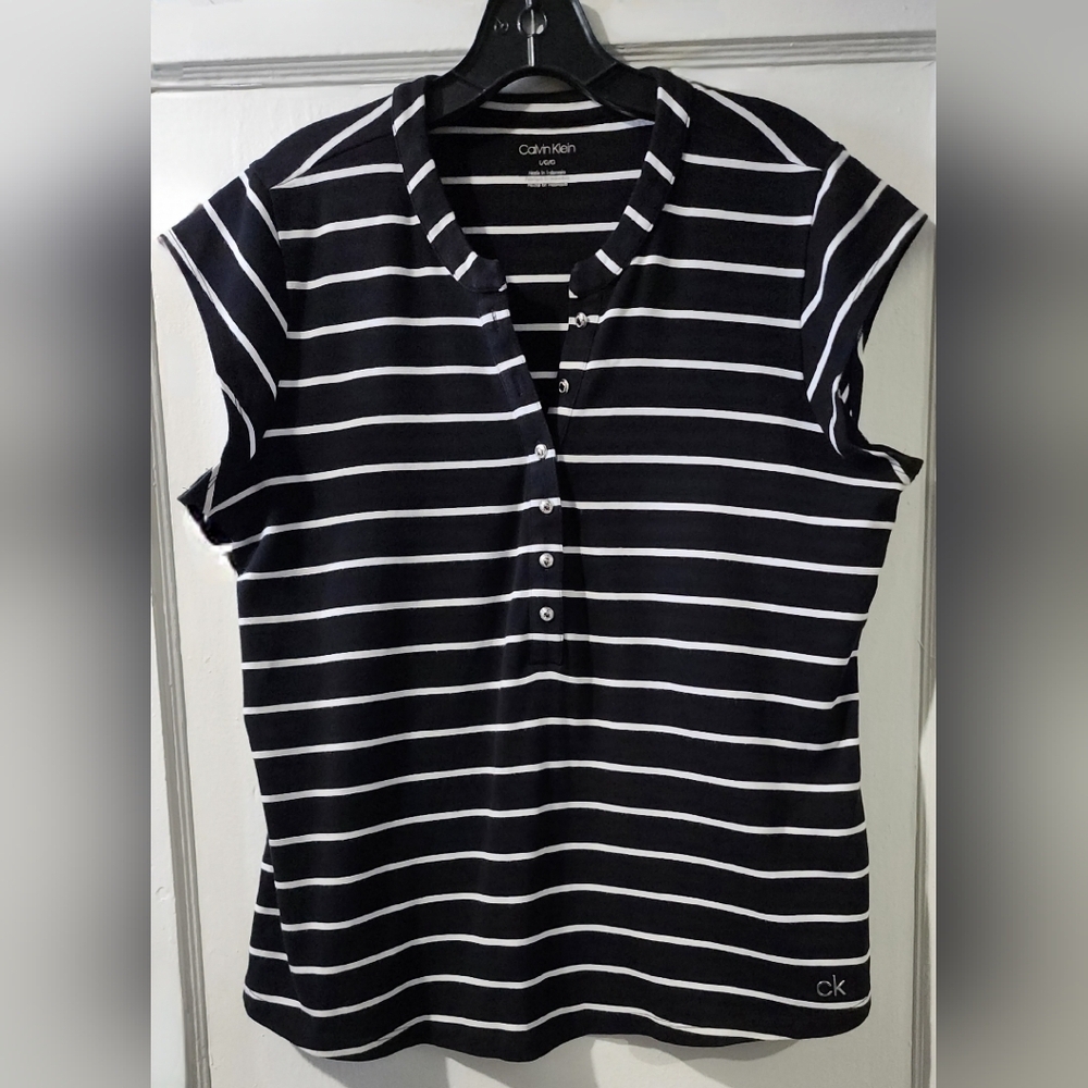 🌸🌷Calvin Klein Navy and White Striped Button Down Shirt